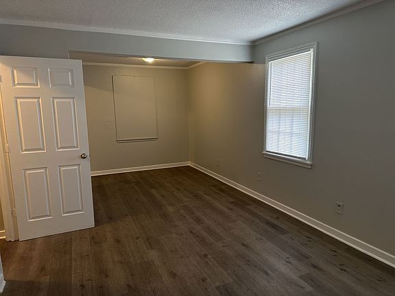 2nd image of 3928 Rossiland Cir N