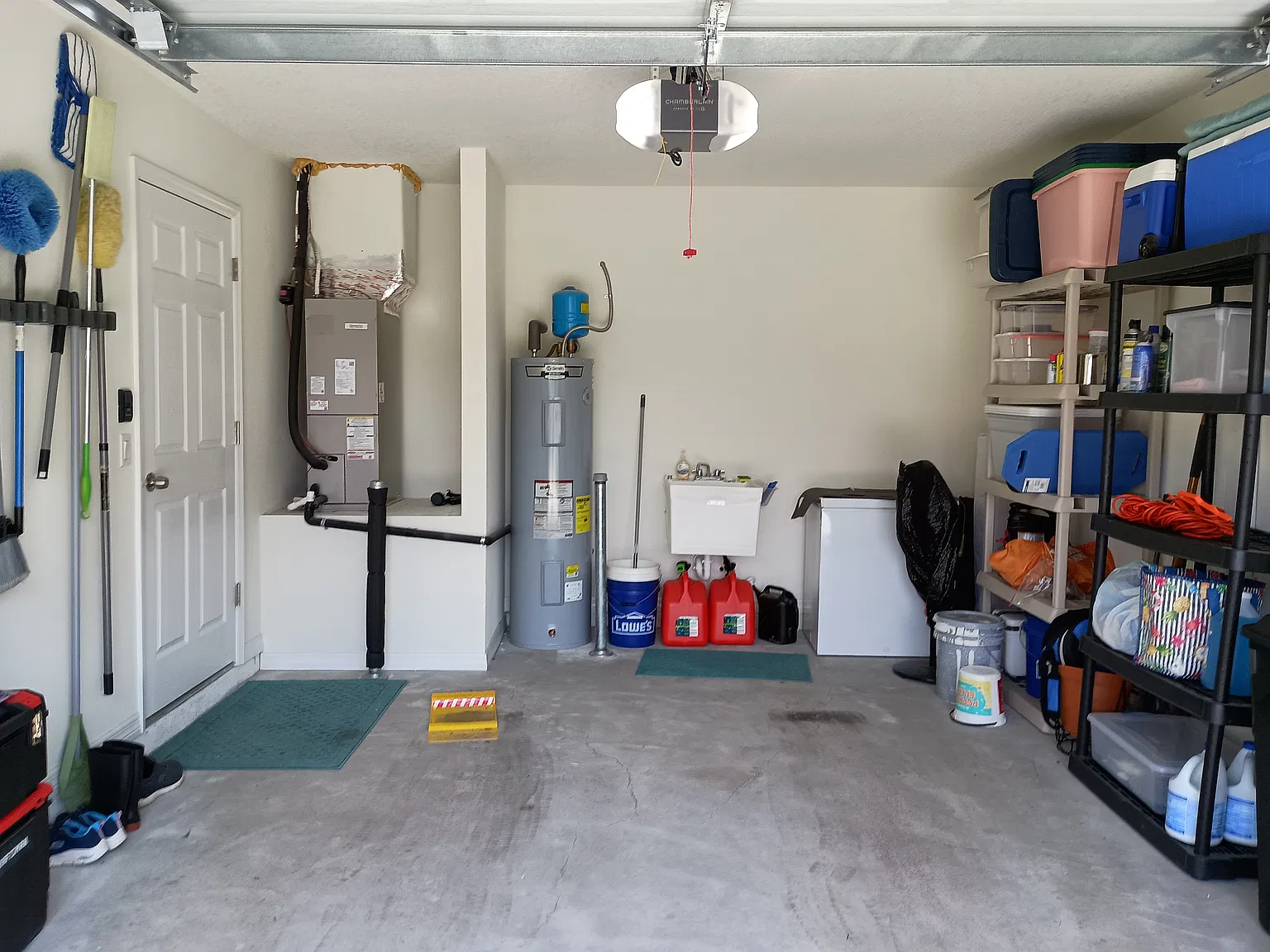 2 bed, 1200 sqft, $1,600 — Photo 2