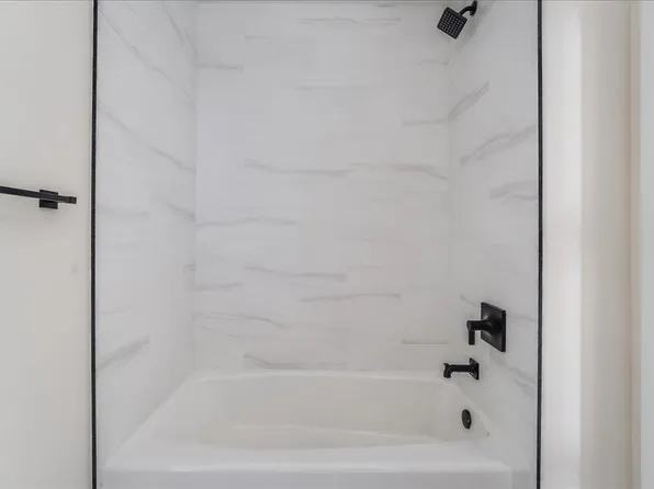 237 Washington Street image 8 of 34