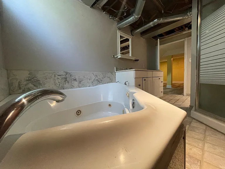 501 Fairlawn Rd — Photo 25