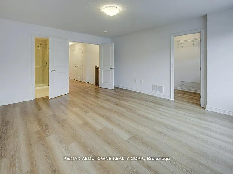 120 Court Dr #85 — Photo 21