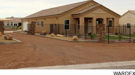 3rd image of 2058 E Sundance Dr