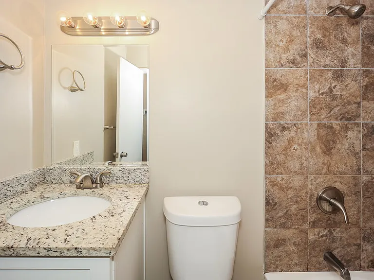 6133 Fieldcrest Dr — Photo 15