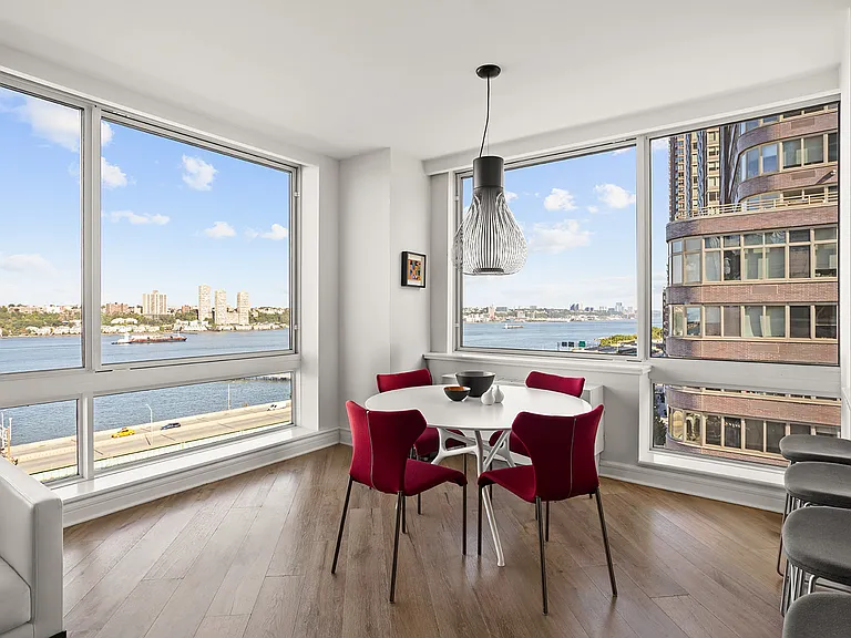 120 Riverside Blvd #14E — Photo 3