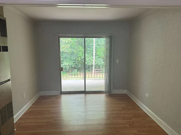 1617A Fulton Ave — Photo 4