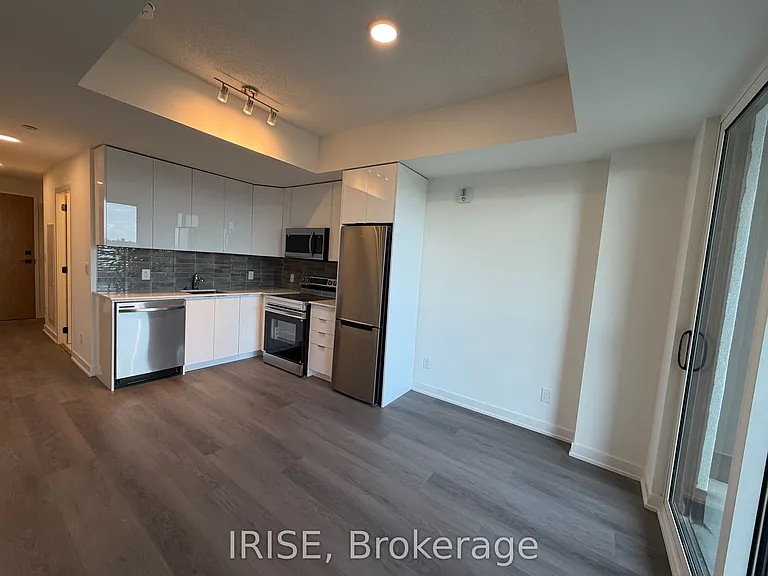 33 Erie Ave #1002 — Photo 8
