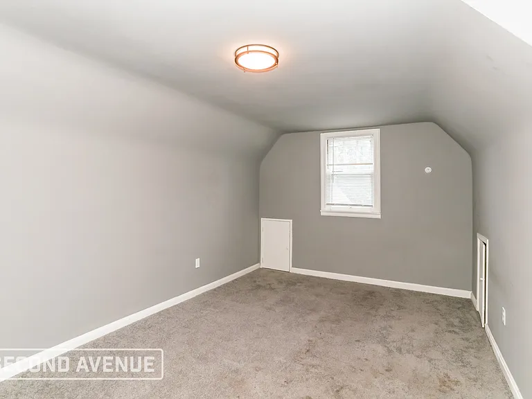 1522 Kinney Ave — Photo 11