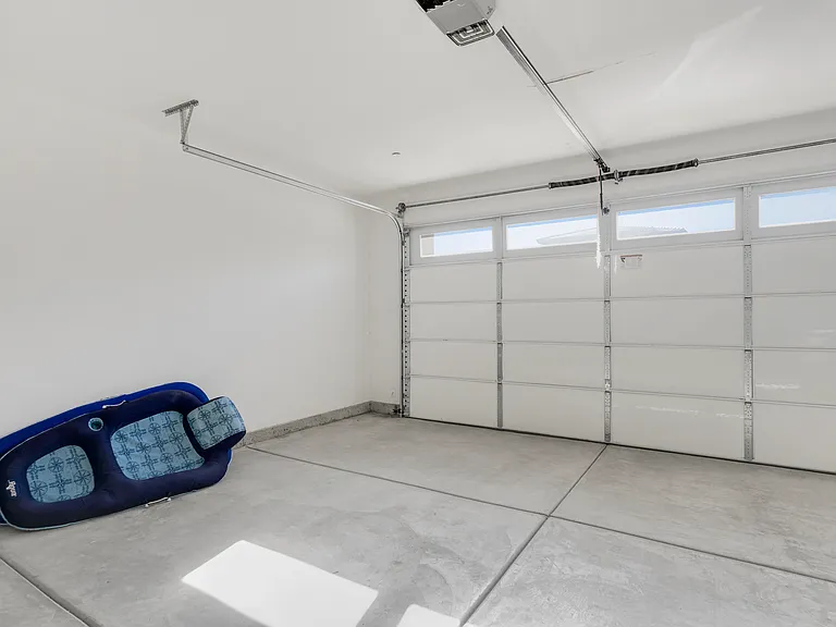 2402 Retreat Cir — Photo 6