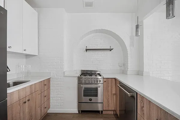 Rented by Douglas Elliman | media 6