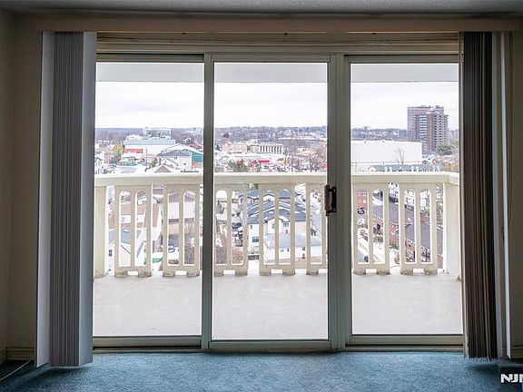 5th image of 555 North Ave APT 10C