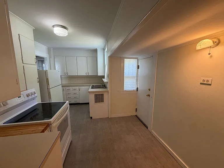 74 S State St #1 — Photo 4