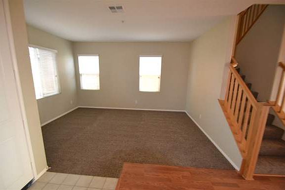 2nd image of 16869 Somerset Pl