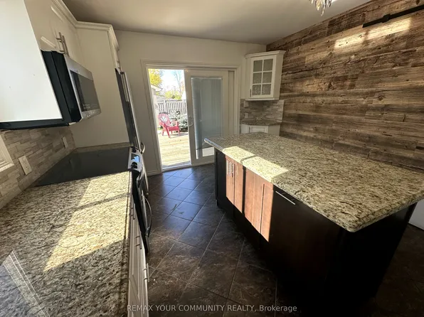 786 Rockaway Rd, Georgina, ON L0E 1S0