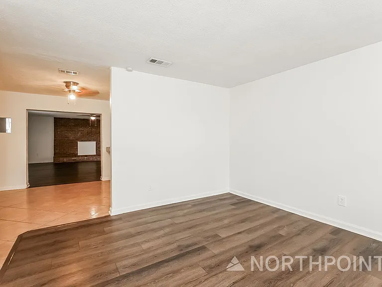 6139 Deepwood Dr E — Photo 3