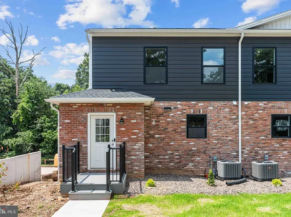 153 High Pointe Dr #22, Hummelstown, PA 17036
