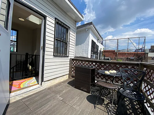 Rented by REAL New York | media 12