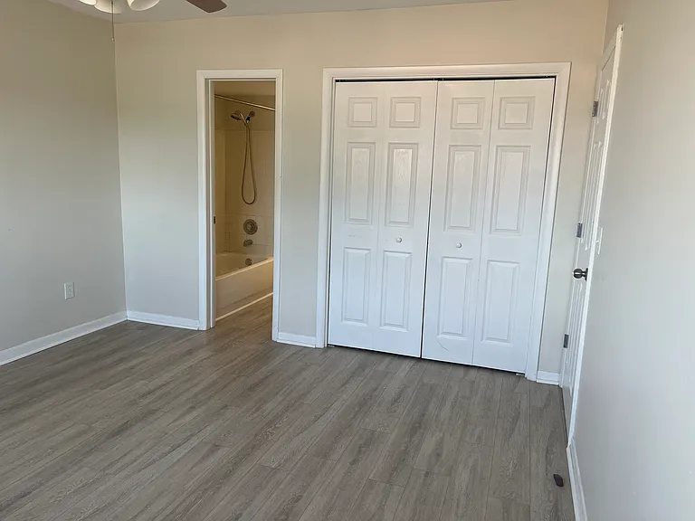 2303 Bay Blvd #2 — Photo 21