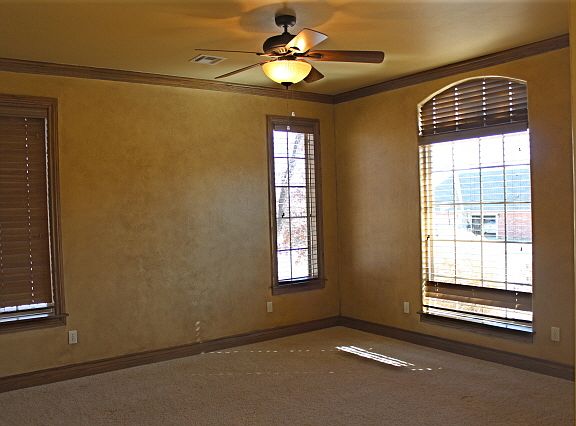 3rd image of 3906 W Woodland Trails Ave