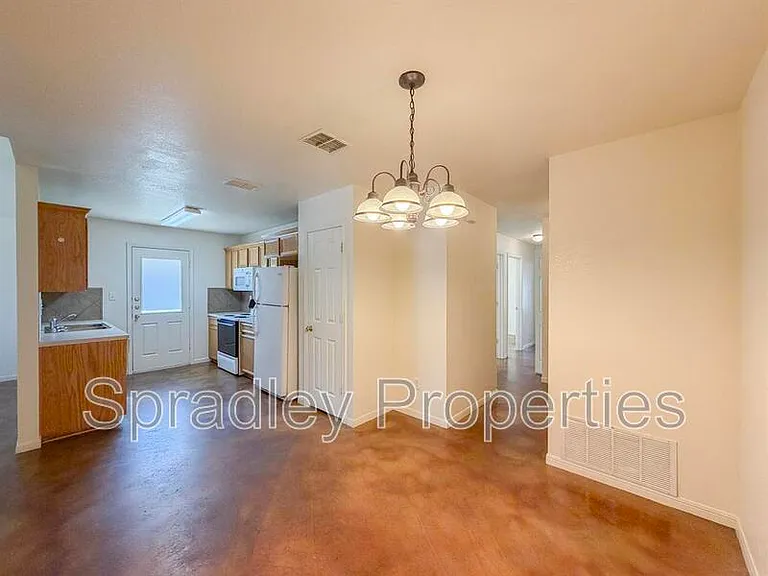 5700A Luxor Dr — Photo 7