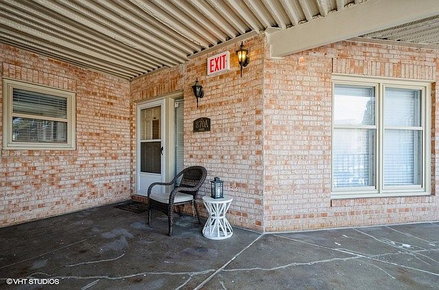 1st image of 870 Forest Ave #38