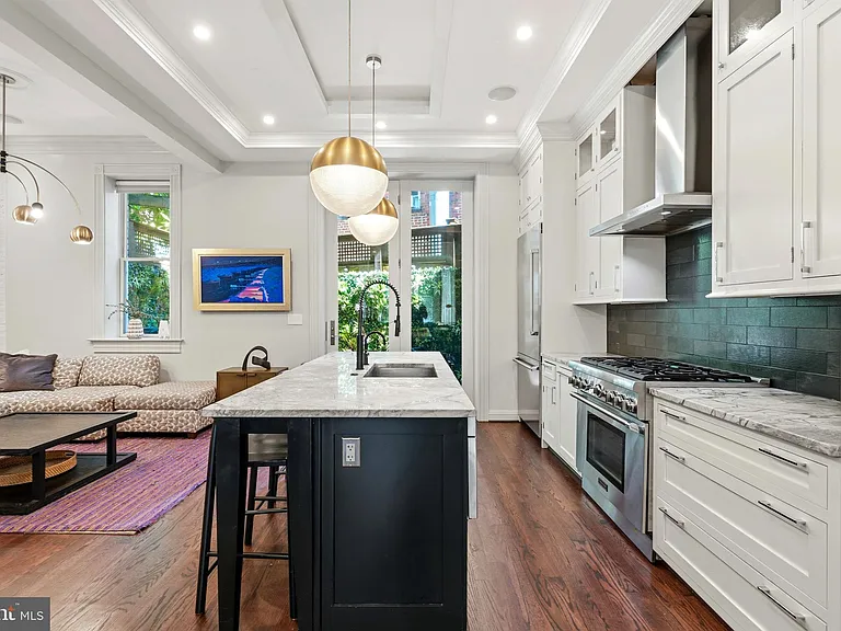 2121 R St NW — Photo 9