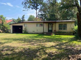1604 Lakeshore Dr, Jacksonville, TX 75766