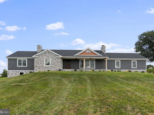 3096 Hill Rd, Greencastle, PA 17225