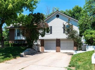 6605 NW Hidden Valley Rd, Kansas City, MO 64152