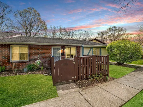 272 Sagamore Hills Drive #272, Port Jefferson Station, NY 11776