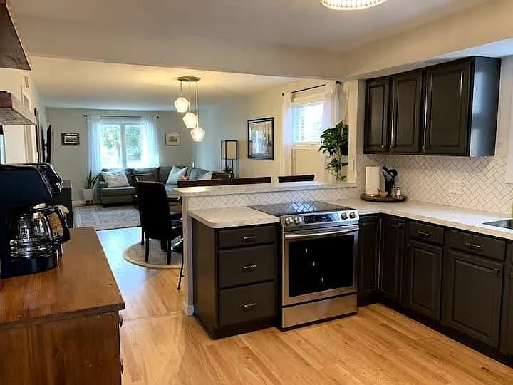 2 bed, 950 sqft, $1,750 — Photo 3