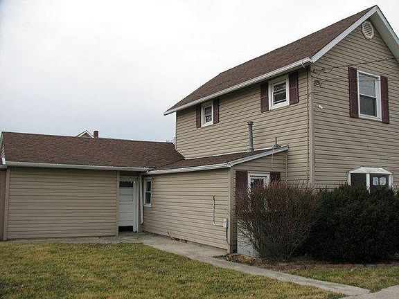 2nd image of 227 Oak St