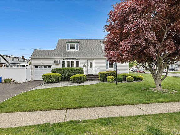 3rd image of 2 Dorset Ln
