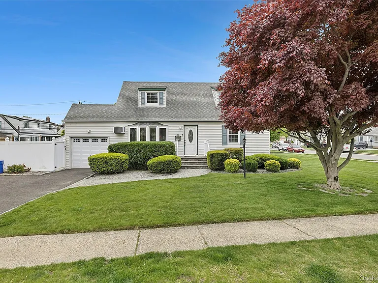 2 Dorset Ln — Photo 3