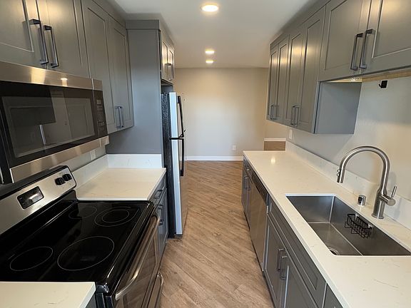 5th image of 5333 Russell Ave #0