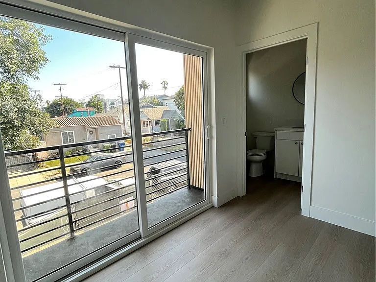 1282 S Leighton Ave — Photo 6