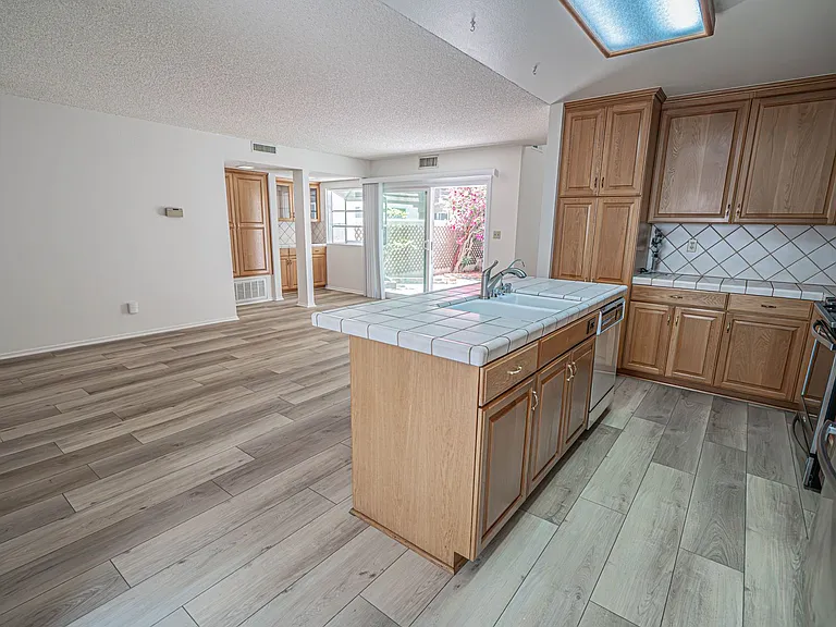 22210 James Alan Cir #8 — Photo 9