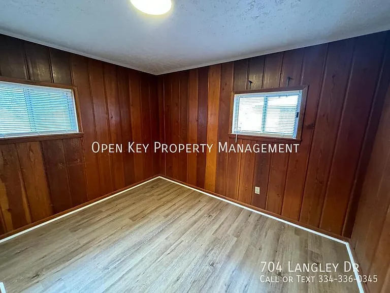 704 Langley Dr — Photo 12