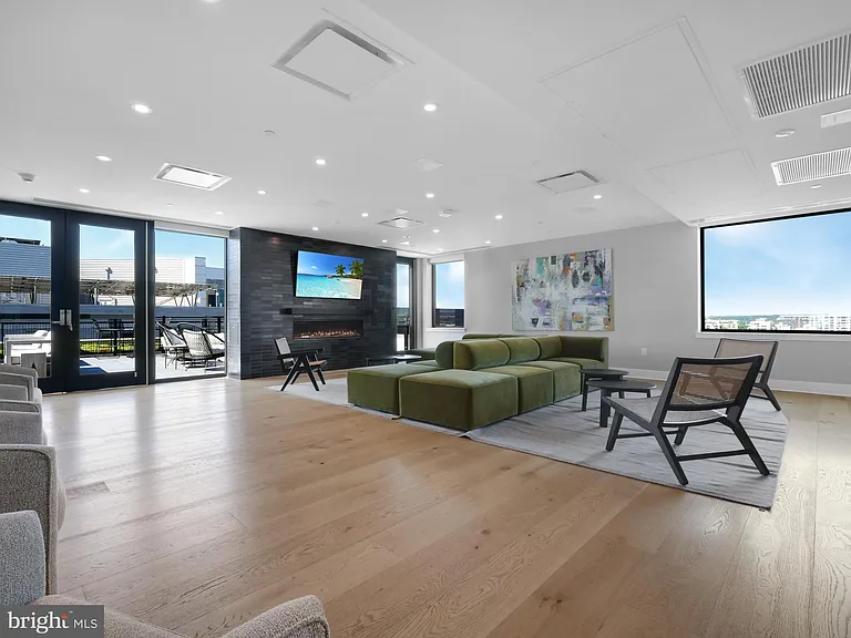 37 L St SE #601 — Photo 19