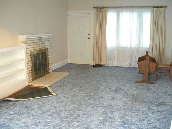 Living Room w/Fireplace