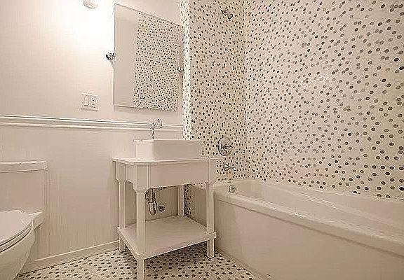 4th image of 182 Bainbridge St #112