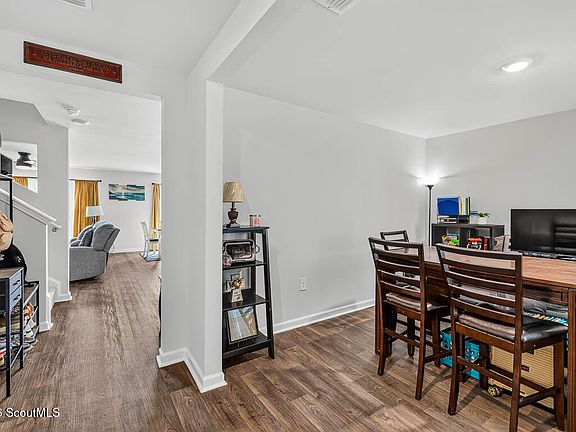 5th image of 58 Autumns Wood Dr