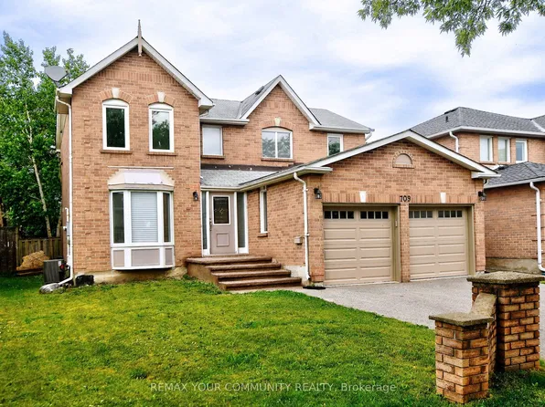 709 Barnes Cres, Oshawa, ON L1J 8K2