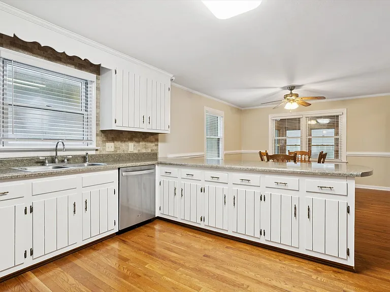 1728 Martin Rd — Photo 8
