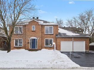 4 Spindle Way, Ottawa, ON K2S1J4
