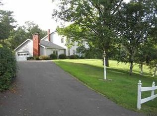 94 Oriole Ave, West Sand Lake, NY 12196