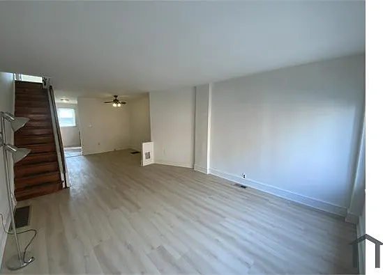 1547 S Myrtlewood St — Photo 4