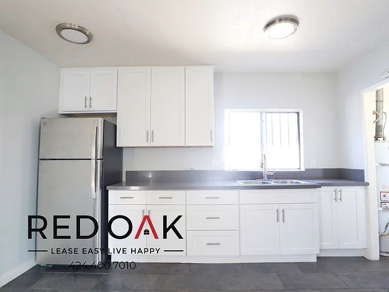 1184 E 52nd St #3/4 — Photo 9