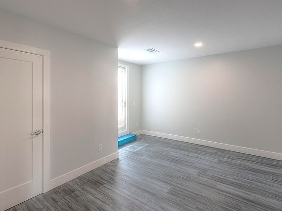 5th image of 629 E Keefe Ave #1
