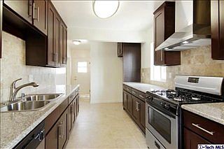 4th image of 11621 Arminta St