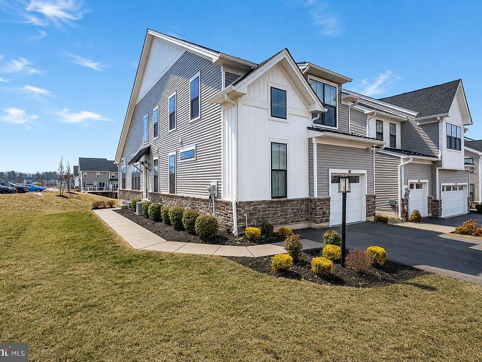 1st image of 34 Tamarack Cir